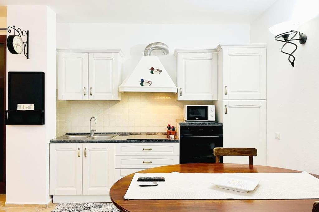 Looney Tunes Home Olbia Esterno foto