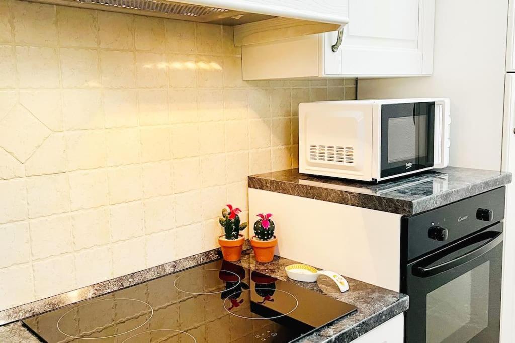 Looney Tunes Home Olbia Esterno foto