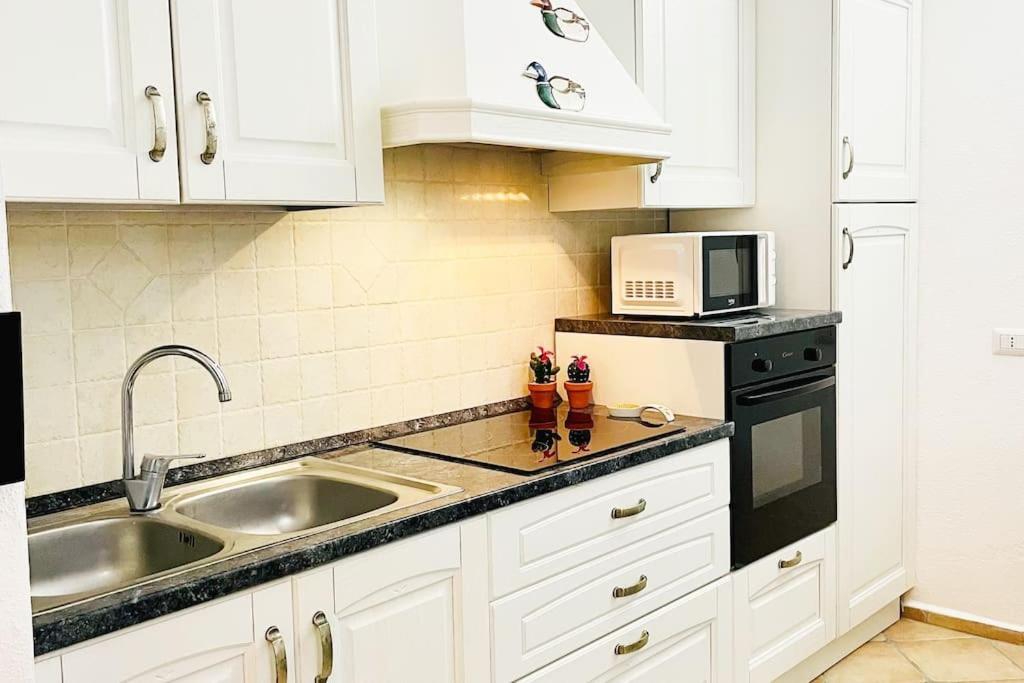 Looney Tunes Home Olbia Esterno foto